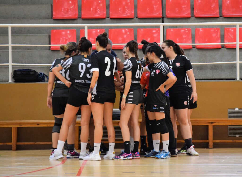   Sènior Femení Negre 32 VS C.H. La Salle Moncada 19